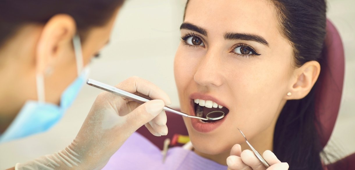 cosmetic dentist can conduct wisdom teeth extraction
